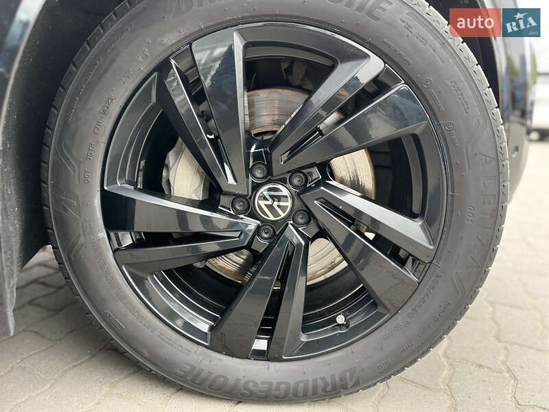 Позашляховик / Кросовер Volkswagen Touareg 2024 в Хмельницькому