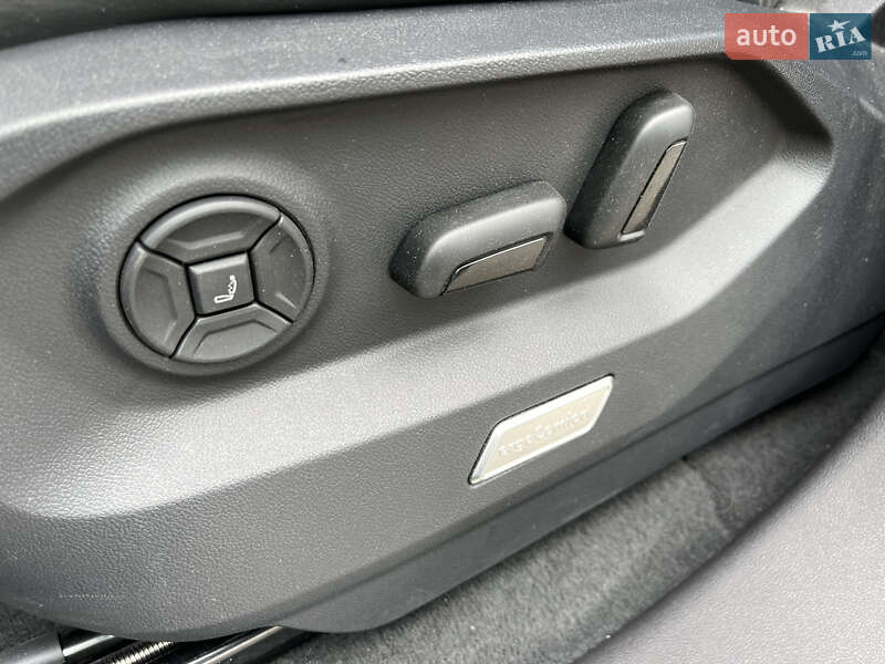 Позашляховик / Кросовер Volkswagen Touareg 2024 в Хмельницькому