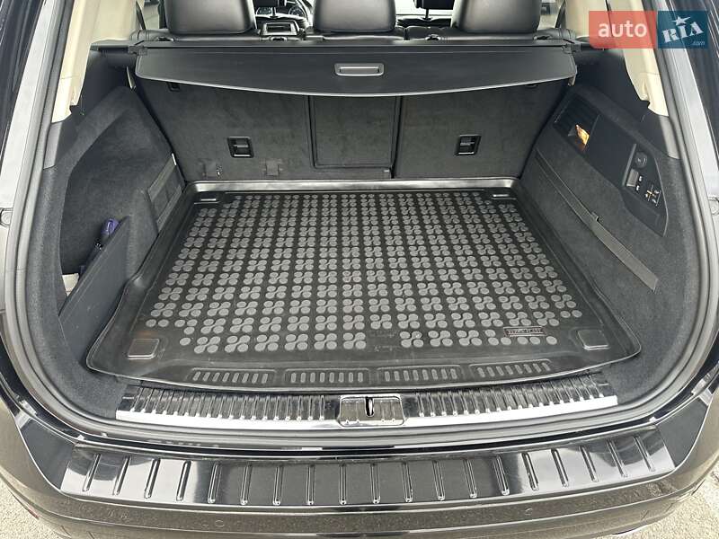 Позашляховик / Кросовер Volkswagen Touareg 2017 в Києві