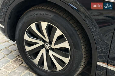 Внедорожник / Кроссовер Volkswagen Touareg 2020 в 