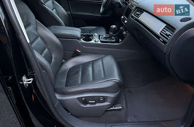 Внедорожник / Кроссовер Volkswagen Touareg 2015 в 