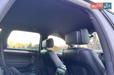 Позашляховик / Кросовер Volkswagen Touareg 2015 в 