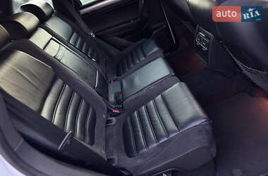 Позашляховик / Кросовер Volkswagen Touareg 2015 в 