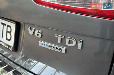 Внедорожник / Кроссовер Volkswagen Touareg 2010 в 