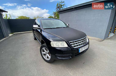 Внедорожник / Кроссовер Volkswagen Touareg 2005 в Чернигове