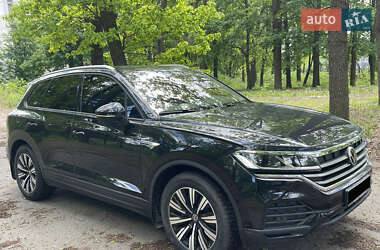 Внедорожник / Кроссовер Volkswagen Touareg 2021 в 