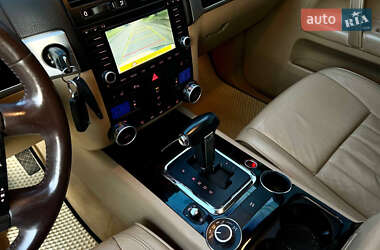 Внедорожник / Кроссовер Volkswagen Touareg 2007 в 