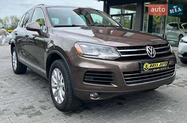 Внедорожник / Кроссовер Volkswagen Touareg 2011 в Черновцах