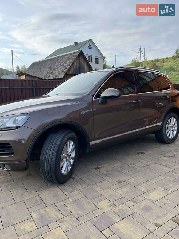 Внедорожник / Кроссовер Volkswagen Touareg 2014 в Славском