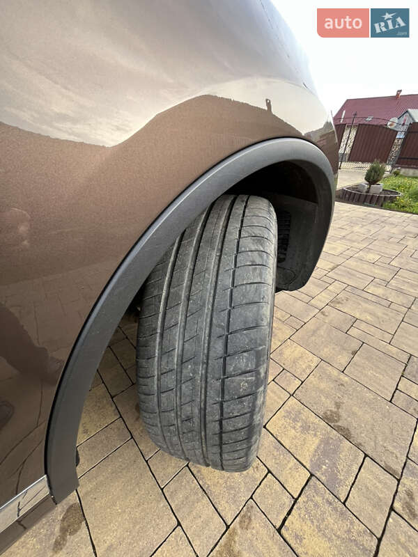 Внедорожник / Кроссовер Volkswagen Touareg 2014 в Славском