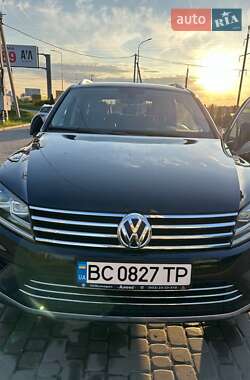 Позашляховик / Кросовер Volkswagen Touareg 2015 в 