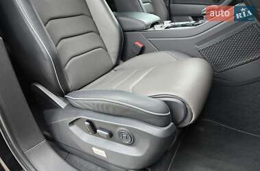 Внедорожник / Кроссовер Volkswagen Touareg 2018 в 