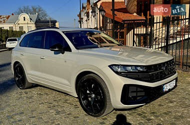 Позашляховик / Кросовер Volkswagen Touareg 2023 в Чернівцях