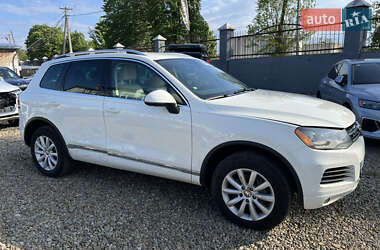 Позашляховик / Кросовер Volkswagen Touareg 2011 в 