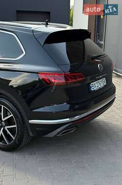Позашляховик / Кросовер Volkswagen Touareg 2020 в 