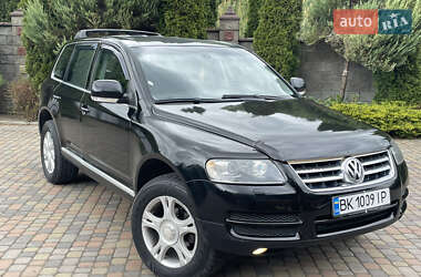 Внедорожник / Кроссовер Volkswagen Touareg 2006 в Ровно