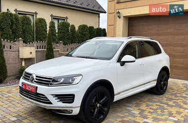 Позашляховик / Кросовер Volkswagen Touareg 2017 в Чернівцях