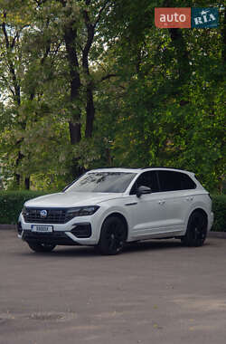 Позашляховик / Кросовер Volkswagen Touareg 2019 в Кам'янському