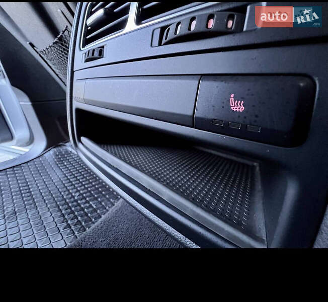 Внедорожник / Кроссовер Volkswagen Touareg 2012 в Фастове