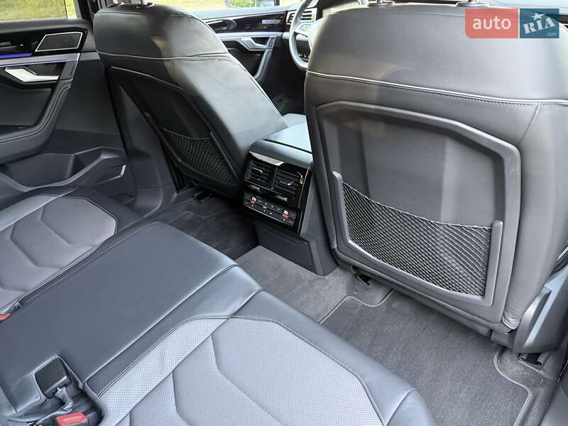Позашляховик / Кросовер Volkswagen Touareg 2020 в Гнівані