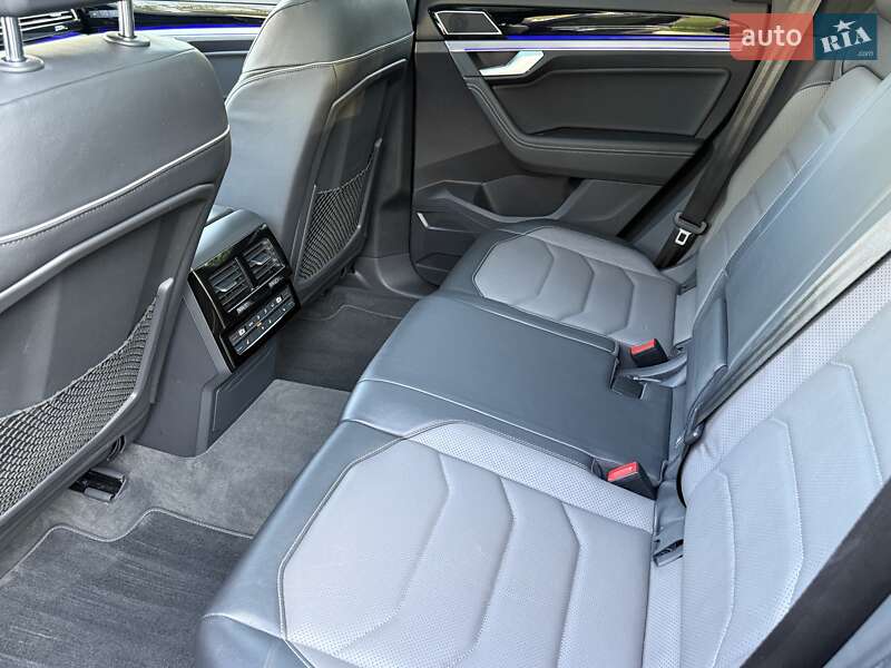 Позашляховик / Кросовер Volkswagen Touareg 2020 в Гнівані