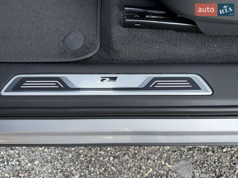Позашляховик / Кросовер Volkswagen Touareg 2020 в Гнівані