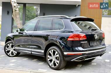 Внедорожник / Кроссовер Volkswagen Touareg 2016 в 