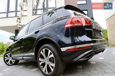 Внедорожник / Кроссовер Volkswagen Touareg 2016 в 