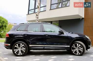 Внедорожник / Кроссовер Volkswagen Touareg 2016 в 