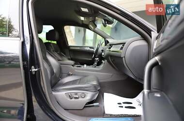 Внедорожник / Кроссовер Volkswagen Touareg 2016 в 