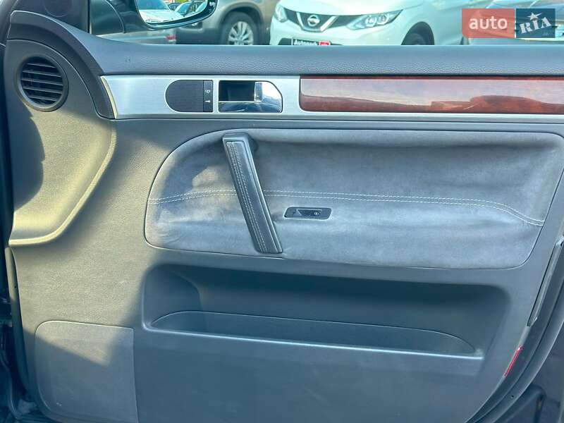 Позашляховик / Кросовер Volkswagen Touareg 2008 в Вінниці