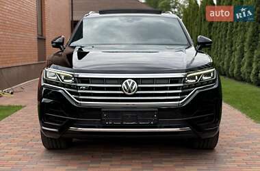 Внедорожник / Кроссовер Volkswagen Touareg 2019 в 
