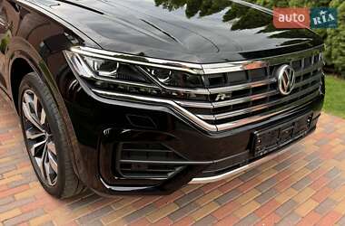 Внедорожник / Кроссовер Volkswagen Touareg 2019 в 