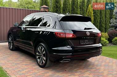 Внедорожник / Кроссовер Volkswagen Touareg 2019 в 