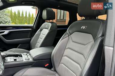 Внедорожник / Кроссовер Volkswagen Touareg 2019 в 