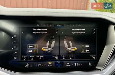 Внедорожник / Кроссовер Volkswagen Touareg 2019 в 