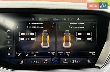 Внедорожник / Кроссовер Volkswagen Touareg 2019 в 