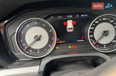 Внедорожник / Кроссовер Volkswagen Touareg 2019 в 