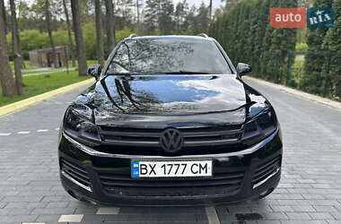 Внедорожник / Кроссовер Volkswagen Touareg 2012 в Хмельницком