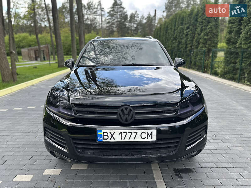 Внедорожник / Кроссовер Volkswagen Touareg 2012 в 
