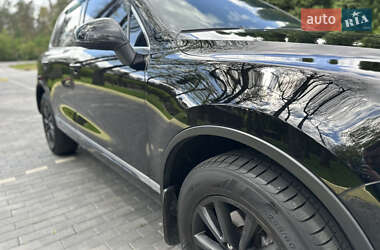 Внедорожник / Кроссовер Volkswagen Touareg 2012 в 