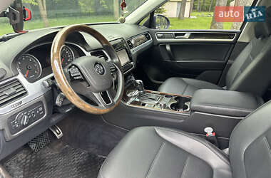 Внедорожник / Кроссовер Volkswagen Touareg 2012 в 