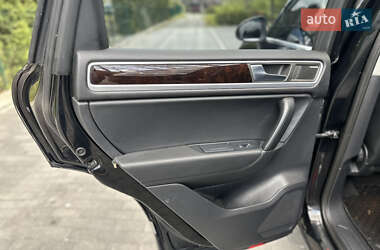 Внедорожник / Кроссовер Volkswagen Touareg 2012 в 