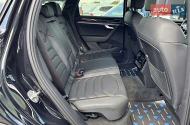 Внедорожник / Кроссовер Volkswagen Touareg 2020 в 
