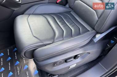 Внедорожник / Кроссовер Volkswagen Touareg 2020 в 