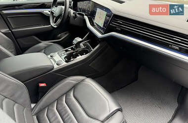 Позашляховик / Кросовер Volkswagen Touareg 2021 в 