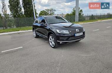 Внедорожник / Кроссовер Volkswagen Touareg 2017 в 