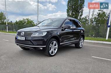 Внедорожник / Кроссовер Volkswagen Touareg 2017 в 