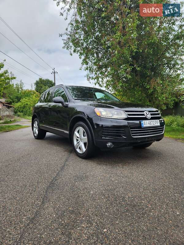 Позашляховик / Кросовер Volkswagen Touareg 2012 в 