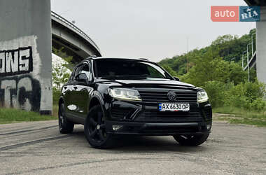 Внедорожник / Кроссовер Volkswagen Touareg 2017 в Киеве